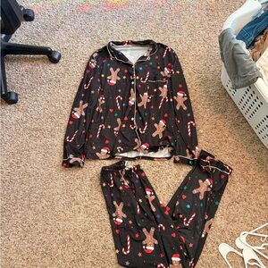 SHEIN Festive Black Pajama Set with Gingerbread Print